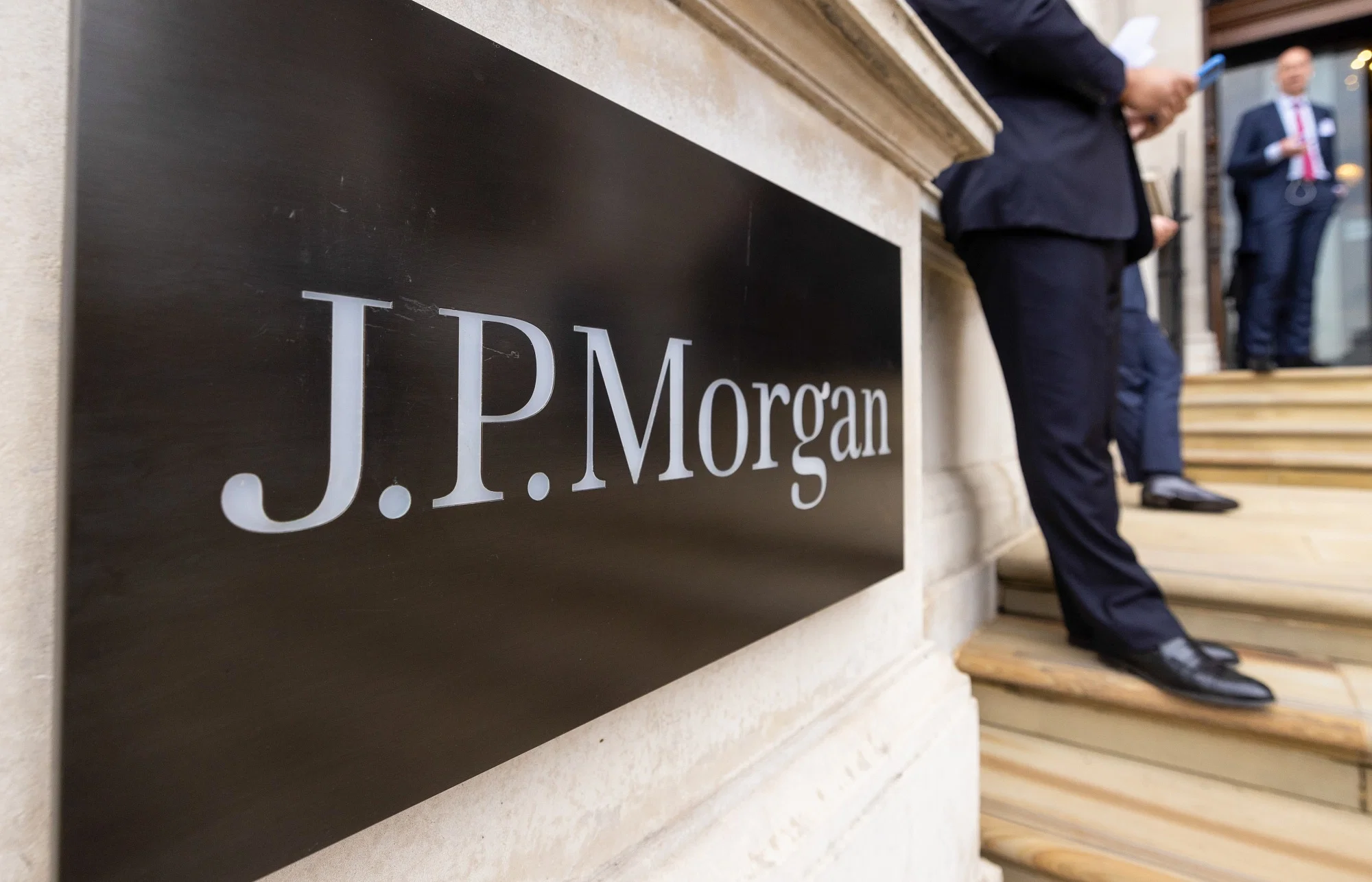 JPMorgan Take on 60/40 Portfolio: Still Kicking, Better Than Cash